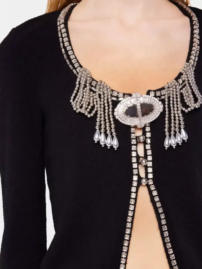 Broderad stickad kofta