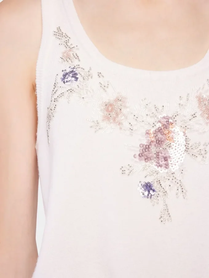 Broderad topp i ull