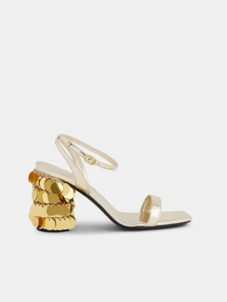 Guldfärgade sandaler med glittrande klackar