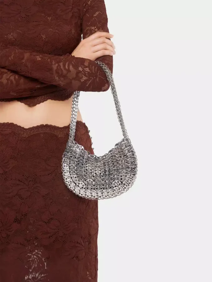 Ikonisk 1969 Moon Bag i silver Ikonisk 1969 Moon Bag i silver
