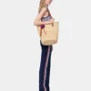 Naturlig raffia-toteväska med berlocker