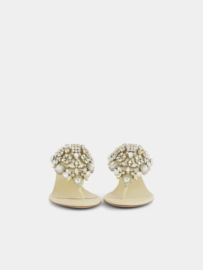 Sandaler med låg klack och strass