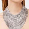Silverfärgad kedjemail-scarf