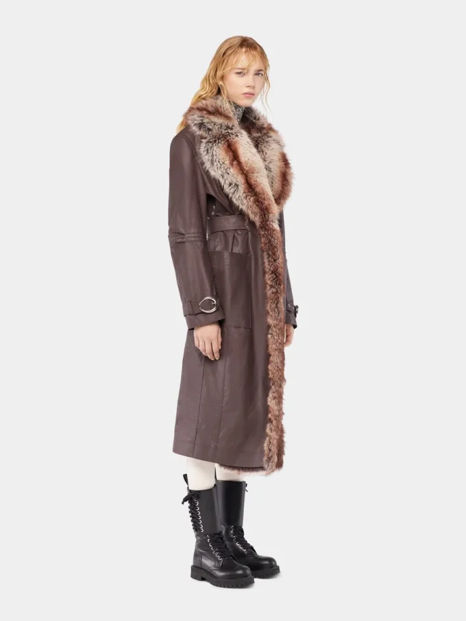 Trenchcoat med fuskpälskant