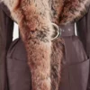 Trenchcoat med fuskpälskant
