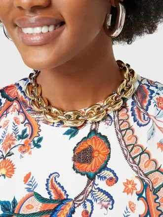 Åtta tjocka guld-/silverhalsband