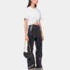 Vit t-shirt med piercing